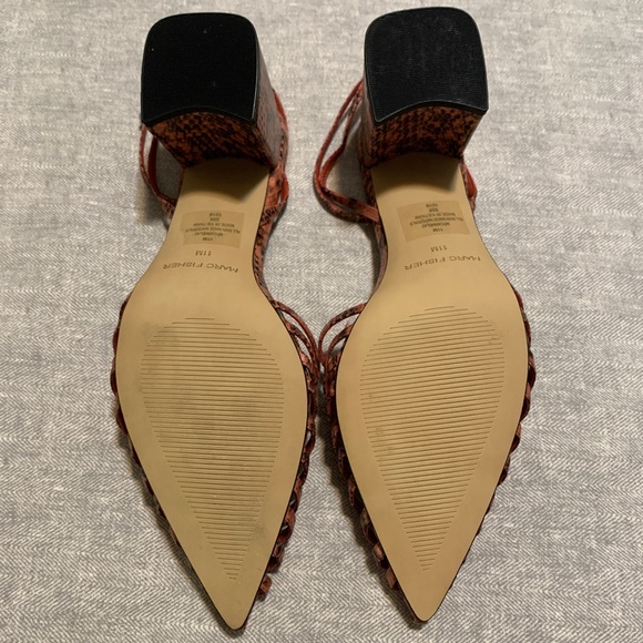 NWT Marc Fisher Orange/Coral Snakeskin Carmela Heels - Picture 7 of 7